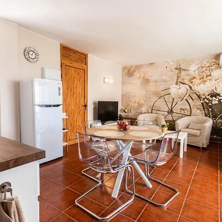 Golden Sunny View Apartment