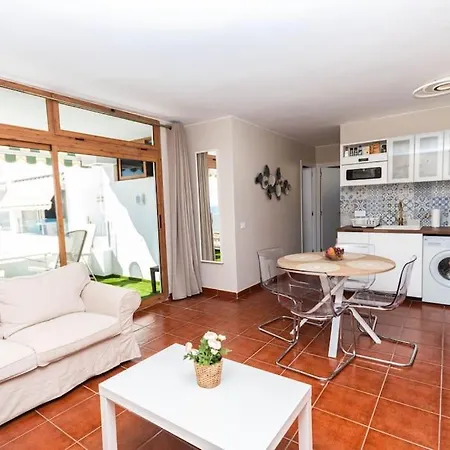 Golden Sunny View Apartment *